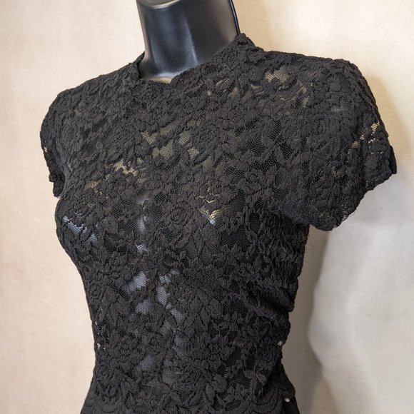 VGUC Medium Women's Short Sleeves Mock Neck Lace Mesh Crop Top - Picture 4 of 4